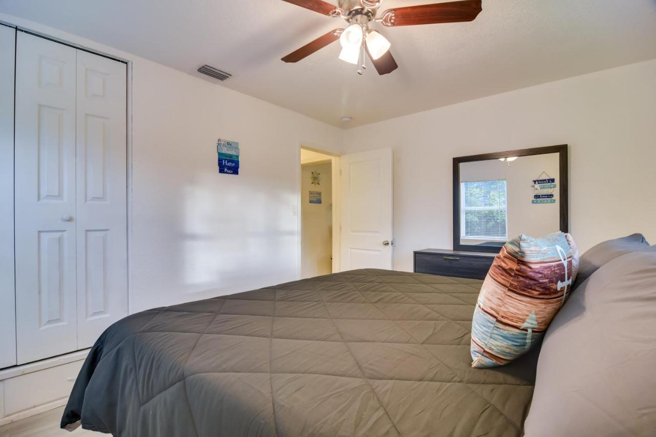 Pet-Friendly Gulfport Home Walkable Location! 세인트피터즈버그 외부 사진